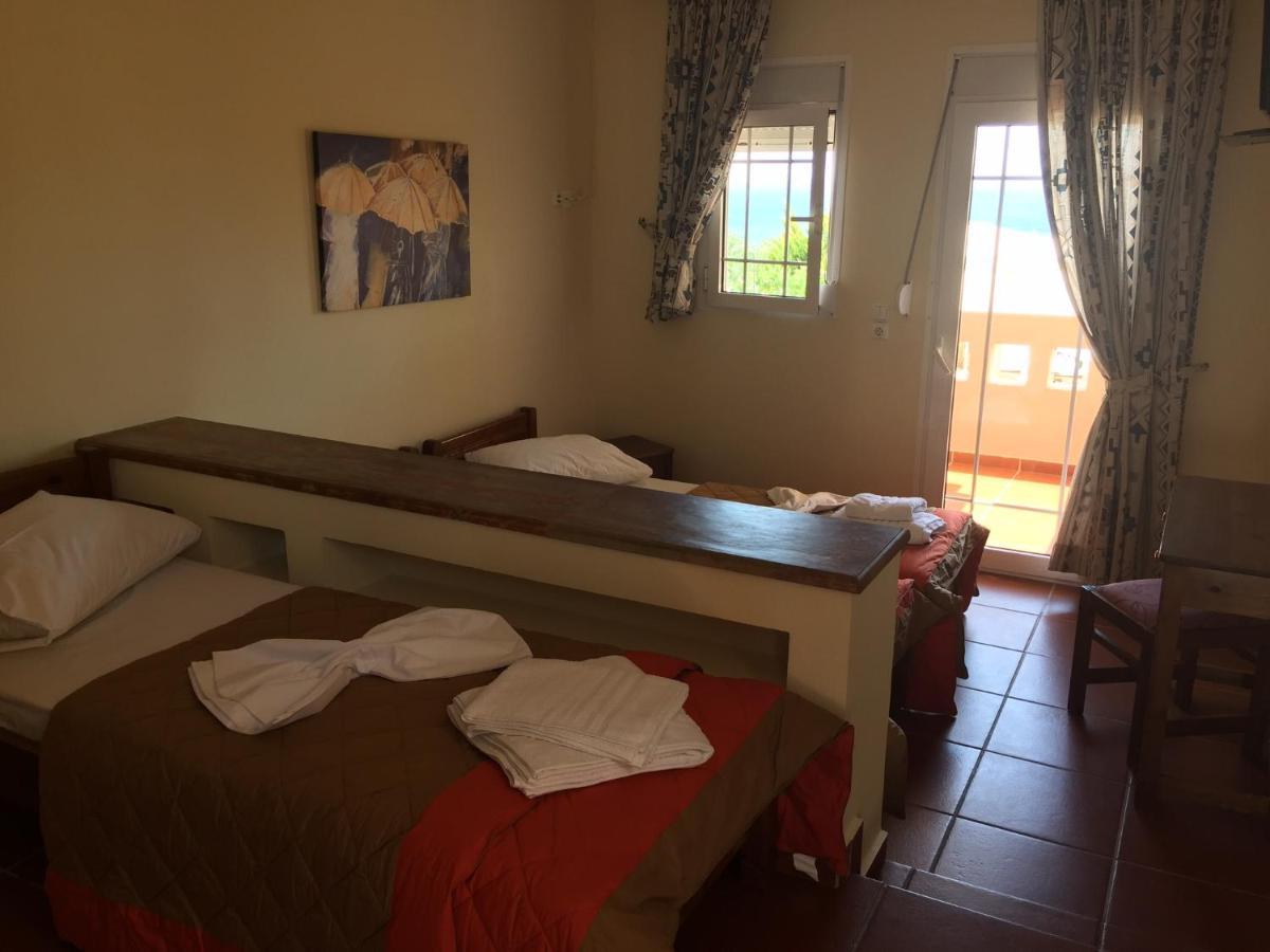 Toulipa Rooms Agia Ermioni Exterior photo